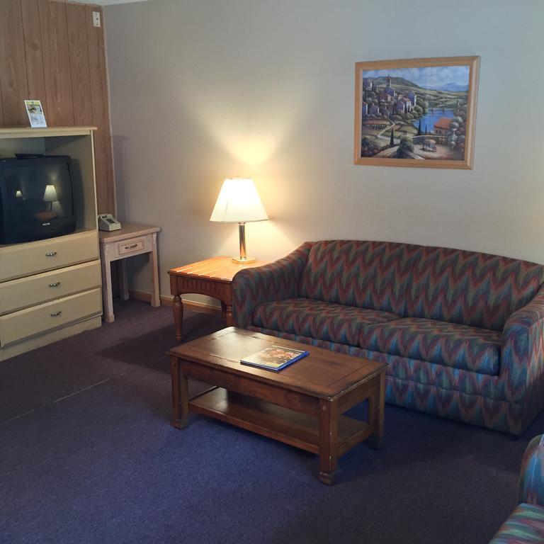 Macthrift Motor Inn Virginia Beach Bagian luar foto