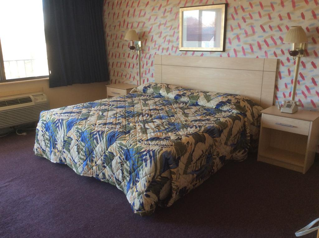 Macthrift Motor Inn Virginia Beach Bagian luar foto